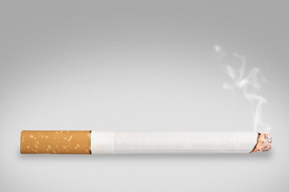 fumo impianti dentali
